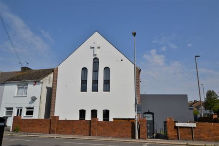 A 2 Bedroom Apartment Instruction to Let in St Leonards-on-Sea - Photo 2