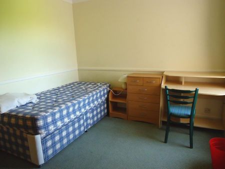 4 bedroom detached house to rent - Photo 5