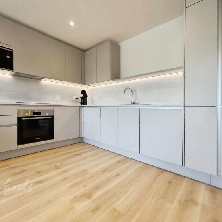 3 bedroom apartment to rent - Photo 1