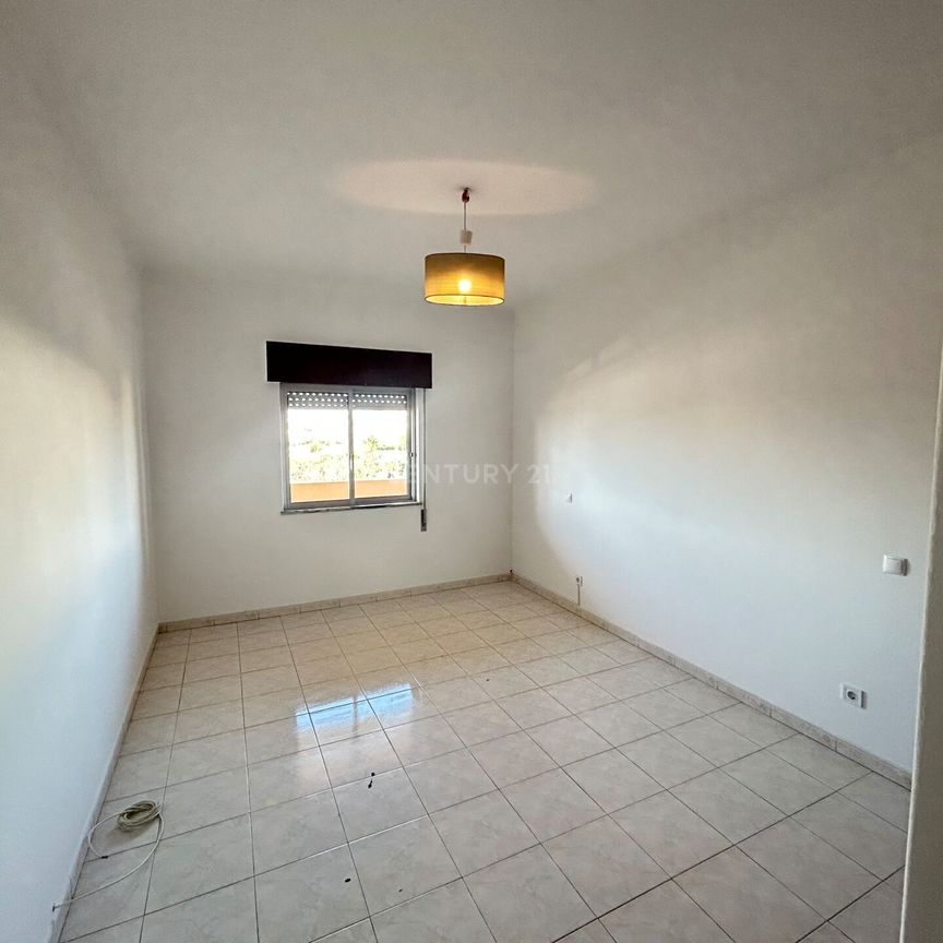 Apartamento T2 +1 para arrendar em Faro - Photo 1