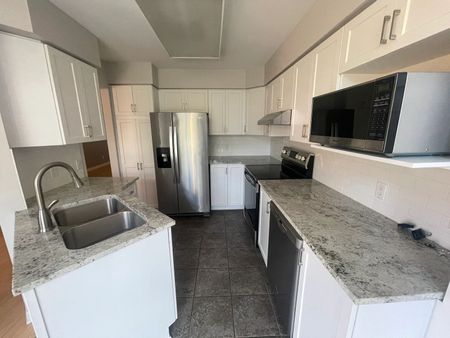 For Lease - 202 Forestglade Crescent, Hunt Club - South Keys and Area, Ontario - Photo 4