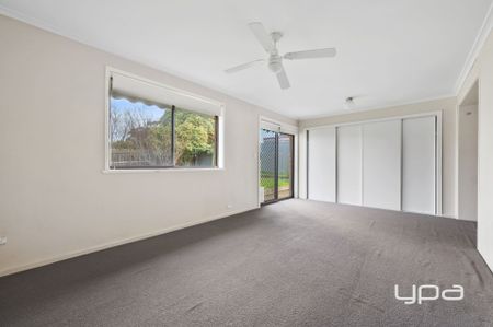 Low Maintenance 3 Bedroom Home in Melton South! - Photo 3