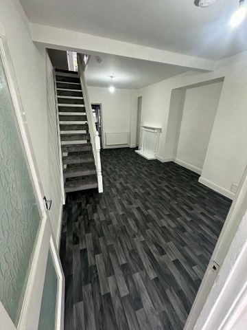 2 bedroom terraced house to rent - Photo 2