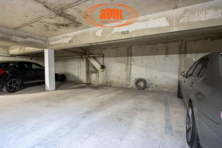 Location GRAND F2 BIS AVEC CAVE ET PARKING - Photo 3