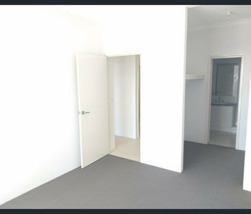 Excellent Location opposite Train Station! - Photo 2