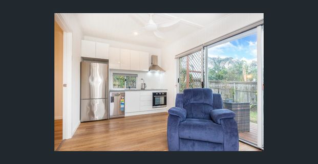 Private, Partially Furnished Granny Flat - Lawn Maintenance Included! - Photo 1