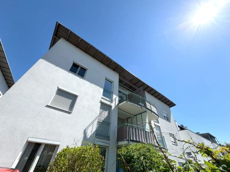 Gepflegte 3-Zimmer-Wohnung mit neuer Einbauküche, Freistellplatz und Loggia in beliebter Wohnlage - Photo 3