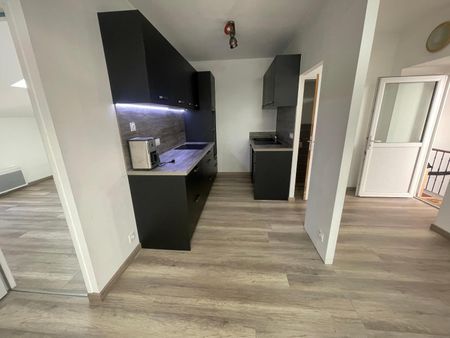 Location Appartement 3 pièces 59m² MILLAU 12100 - Photo 3