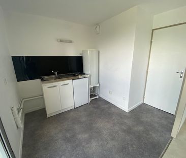 Location Appartement 1 pièce 31m² LE MESNIL ESNARD 76240 - Photo 3