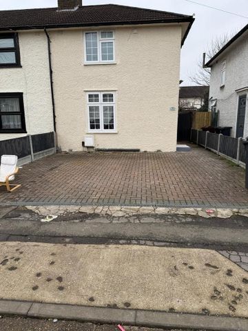 2 bedroom semi-detached house to rent - Photo 5