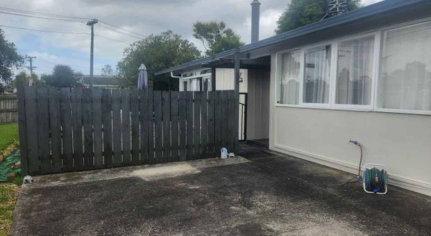 Spacious 4BR Family Home in Pakuranga - Photo 1