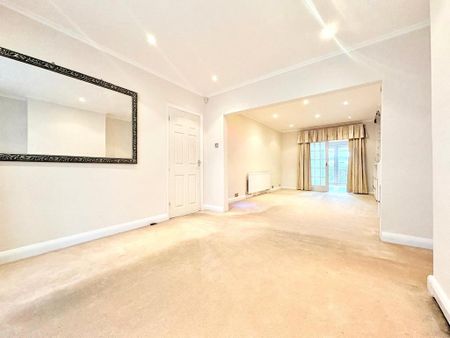 4 bedroom semi-detached house to rent - Photo 5