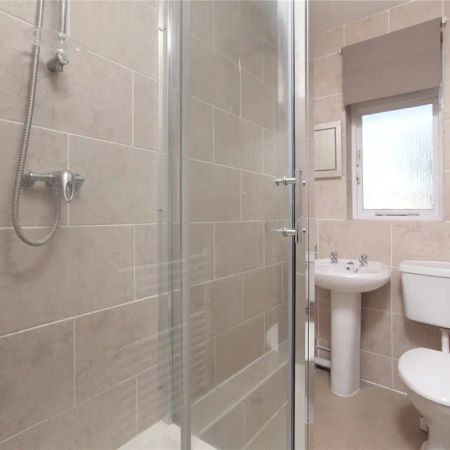 2 bedroom flat in Wandsworth - Photo 4