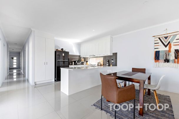 Beautiful Low Maintenance Family Home - Photo 1