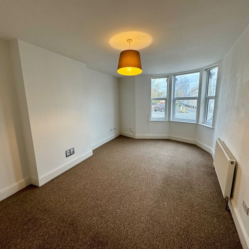 2 Bed Flat, Montpelier, BS2 - Photo 1