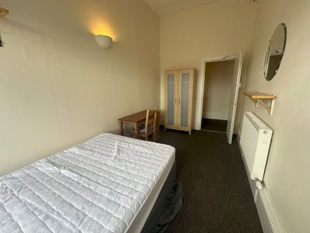 Lauriston Place – Room, Edinburgh - Photo 3