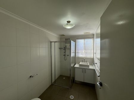 6/60 Trinculo Place, Queanbeyan - Photo 3