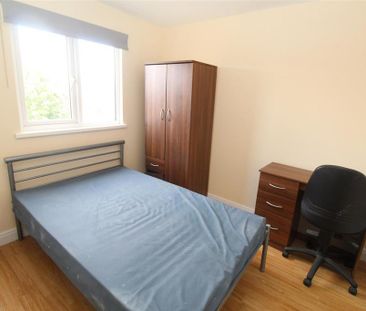 6 bedroom house to rent - Photo 3