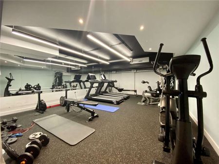 A 6th floor one bedroom apartment to rent in the ever popular Verto development in the heart of Reading's town centre. - Photo 5