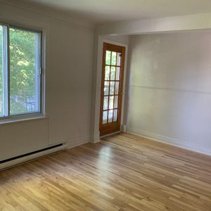 5 1/2 spacieux et lumineux - Photo 2