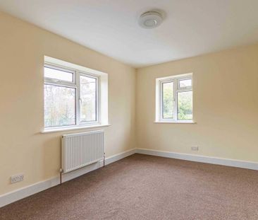 3 bed Detached for rent - Photo 6