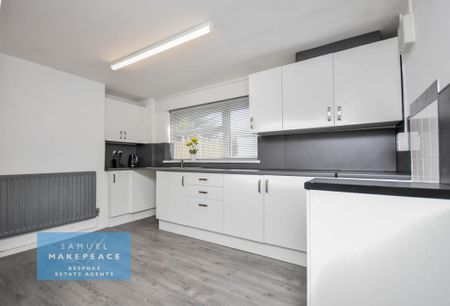 3 bedroom semi-detached house to rent - Photo 5