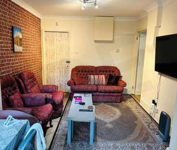 1 Bed Flat, Hendon Way, NW2 - Photo 3