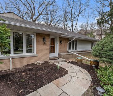 For Lease - 97 Valecrest Drive, Toronto, Ontario - Photo 2