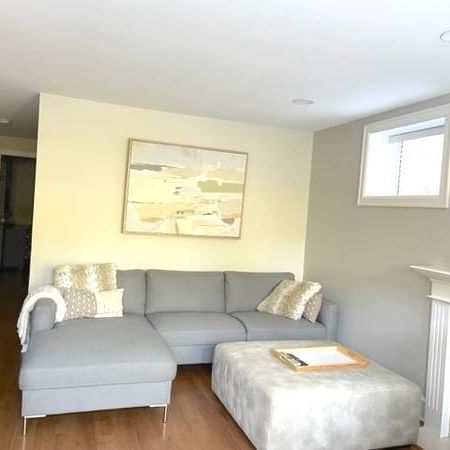 NEW 2 BD ALL INCLUSIVE SUITE Arbutus - Photo 1