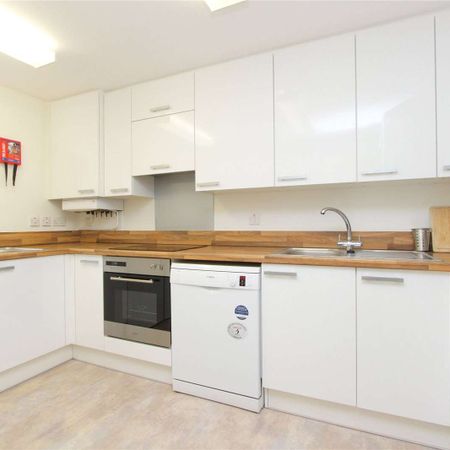 Well-Presented Studio in Prime South Kensington - Photo 3