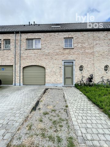 Instapklare woning met 3 slaapkamers, garage en aangename stadstuin - Foto 5