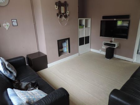 3 bedroom semi-detached house to rent - Photo 5