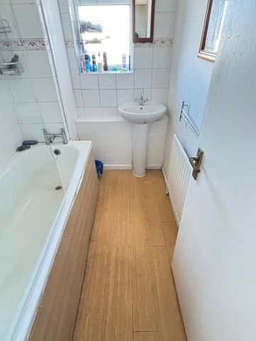 Room in a Shared Flat, North House, SE8 - Photo 2