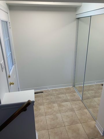 For Lease - 3083 Highbourne Crescent, Oakville, Ontario - Photo 2