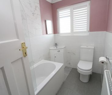 3 bedroom end of terrace house to rent - Photo 2