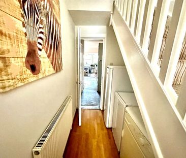 Room in a Shared House, Bellevue Road, SO15 - Photo 2