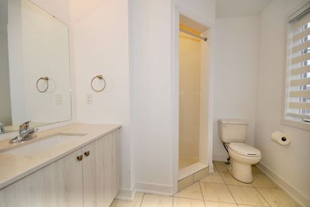 For Lease - 5 Pumpkin Corner Crescent, Barrie, Ontario - Photo 5