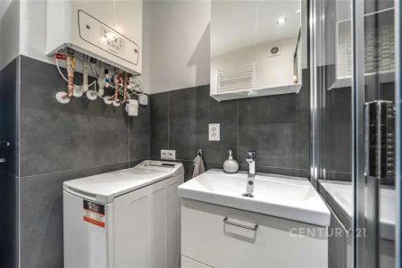 Moderní 2+1 po rekonstrukci, 2 minuty od metra Palmovka - Фото 5