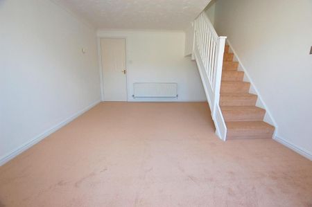 2 bedroom end of terrace house to rent - Photo 2