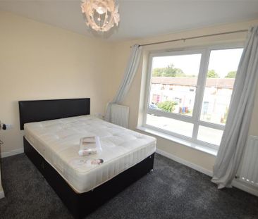 4 bedroom house to rent - Photo 3