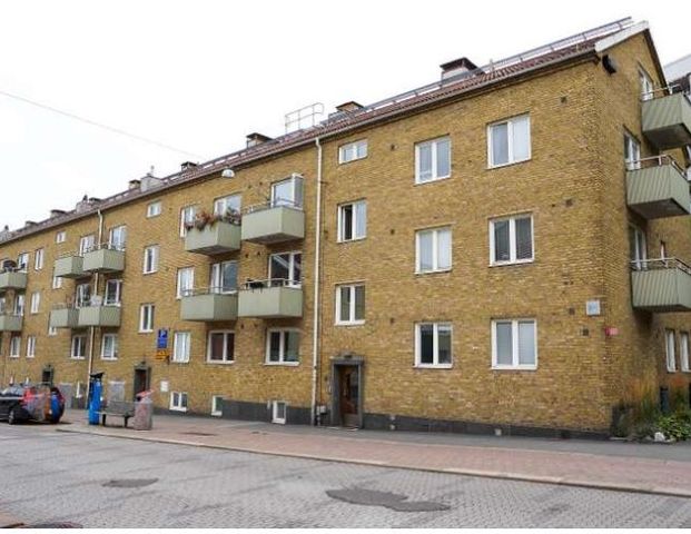 Slottsskogsgatan 6B - Photo 1