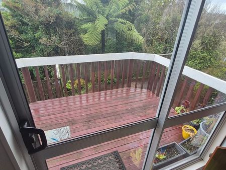 Charming 3BR Home in Churton Park - Photo 2