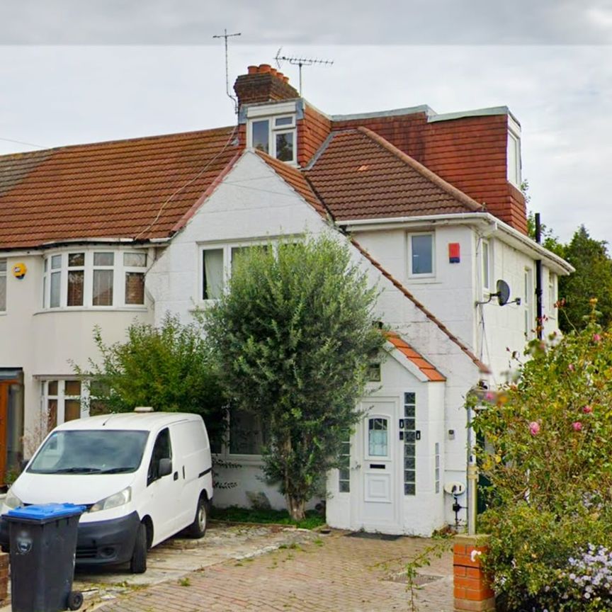 Studio Flat, Monks Park, HA9 - Photo 2