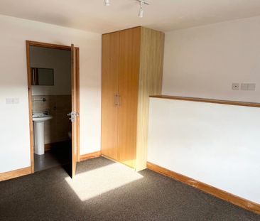 1 Bed Flat, City Road, BS2 - Photo 1