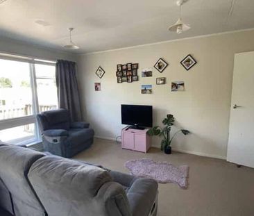 Sunny and Elevated Three Bedroom Home - Photo 1