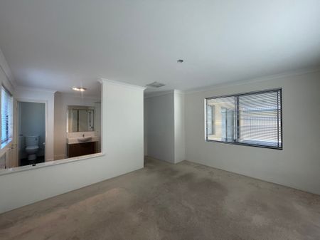 Large 4x2 Family Home - Photo 3