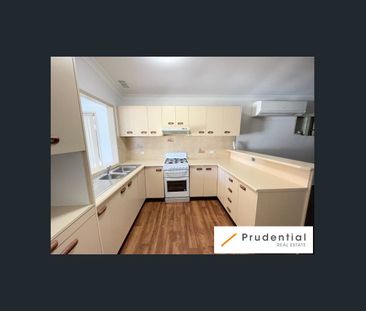 9 Fields Road, Macquarie Fields, NSW 2564 - Photo 6