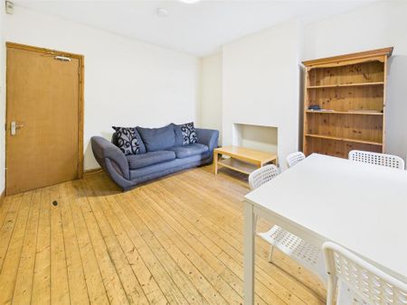 4 bedroom terraced house to rent - Photo 2