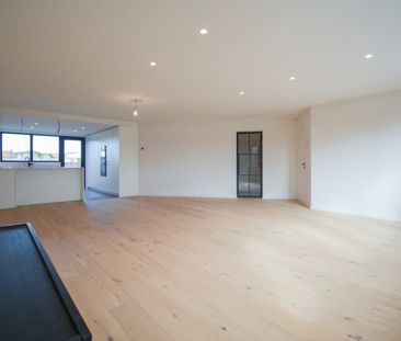 Nieuwbouwappartement te hartje Izegem - Photo 2