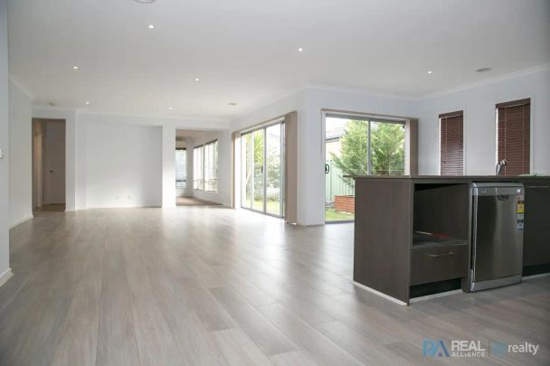 “Beautifully Presented & Spacious 4-Bedroom Home in Prime Pakenham Location!” - Photo 1